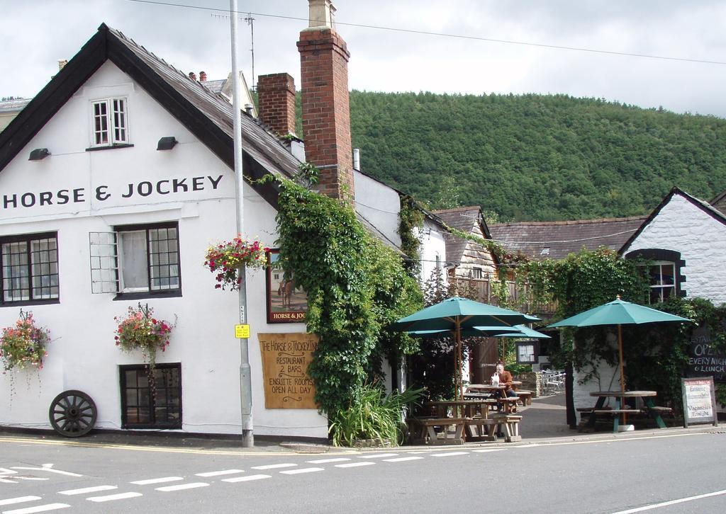 The Horse & Jockey Inn Knighton  Exterior foto